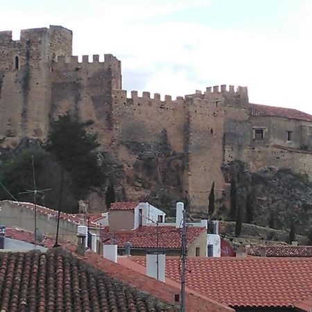 Hotel Yeste Bagian luar foto